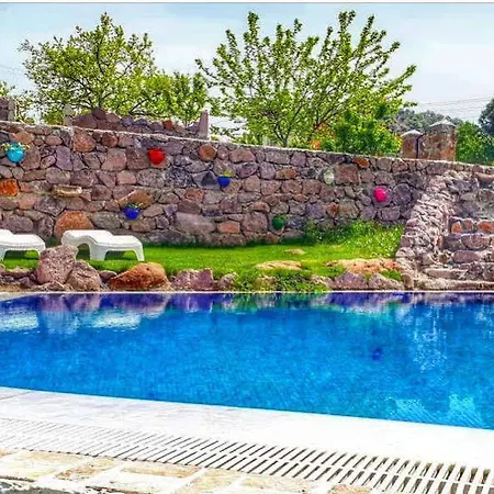 Gulnar Sultan Tas Konak Dikili