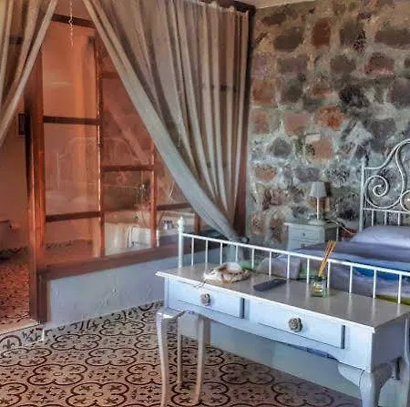 Gulnar Sultan Tas Konak Dikili