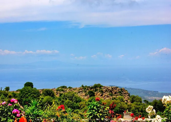 Gülnar Sultan Taş Konak Dikili