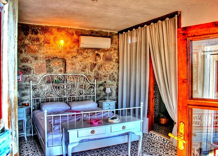 Hotel del amor Gülnar Sultan Taş Konak Dikili