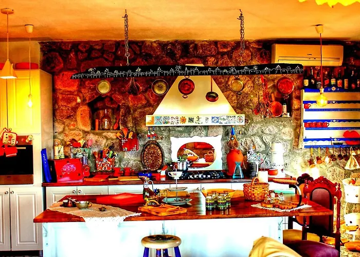 Gülnar Sultan Taş Konak * Dikili
