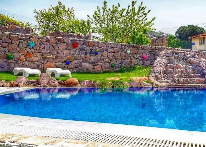 Gulnar Sultan Tas Konak Dikili