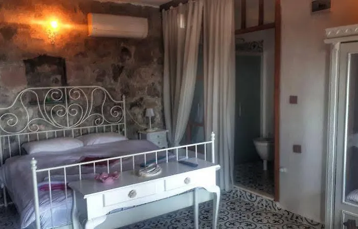 Gulnar Sultan Tas Konak *